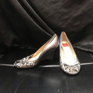 oscar de la renta wedges